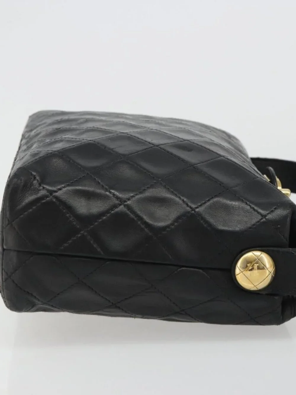 CHANEL Matelasse Chain Shoulder Bag Leather Black Gold CC Auth 188720